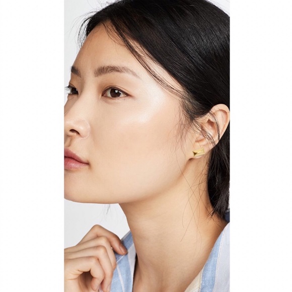 KATE SPADE • Gold Sliced Scalloped Earrings - Picture 2 of 3